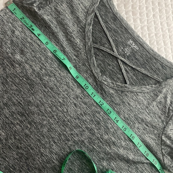 YOGO Athletica Top size L 100% polyester New without tags gray heather - Picture 6 of 7
